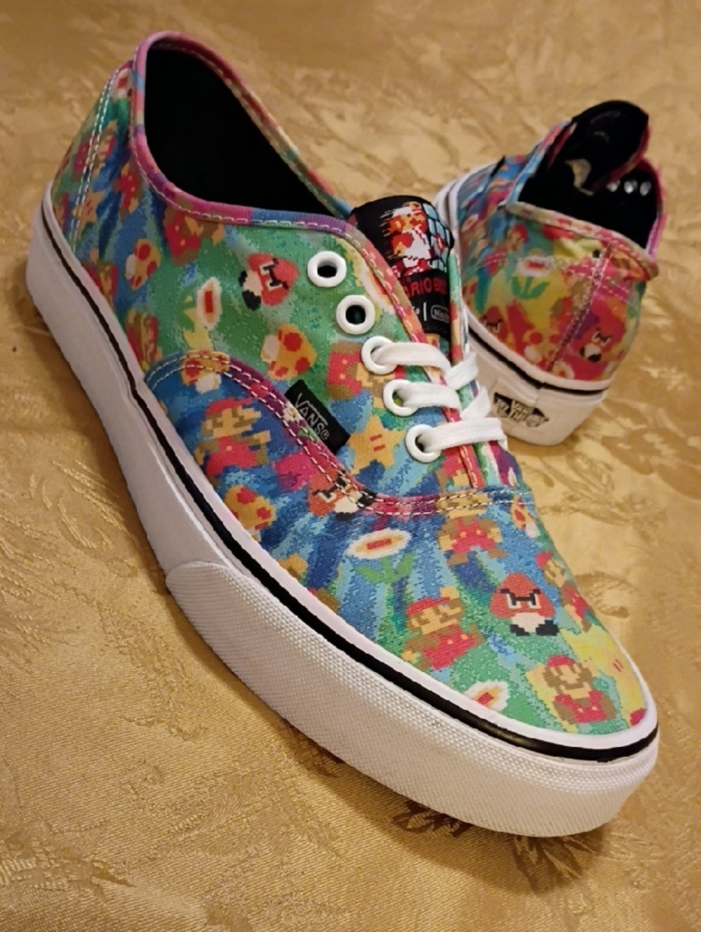 VANS NINTENDO RARE Authentic Super Mario Colorful Print Women's 9.5 Men's 8.0